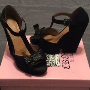 Black Fabric T-Strap Wedge Sandal